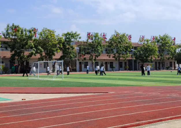 折射的正是教育开展的厚度也是对大力开展教育事业不变的初心