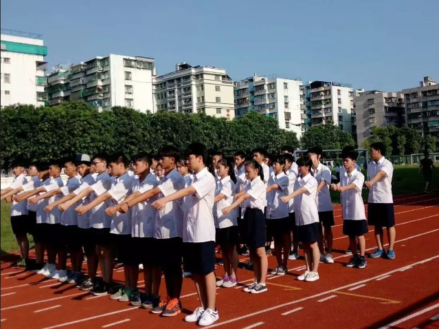 实时收集学生运动负荷心率等数据为学生个性化训练供给科学依据